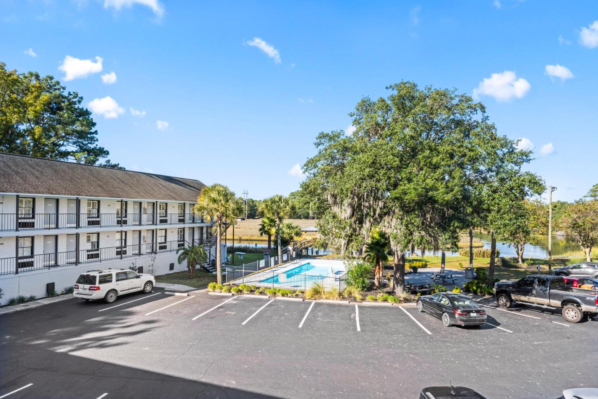 Charleston Creekside Inn Екстер'єр фото