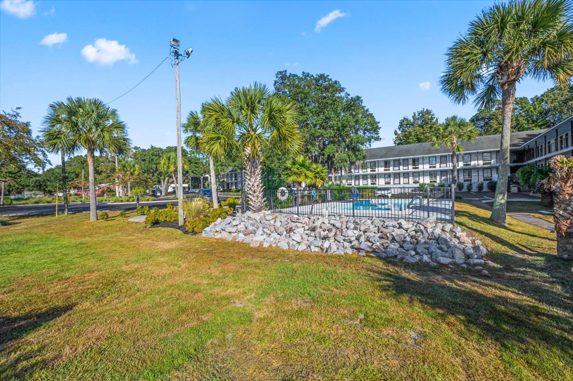 Charleston Creekside Inn Екстер'єр фото
